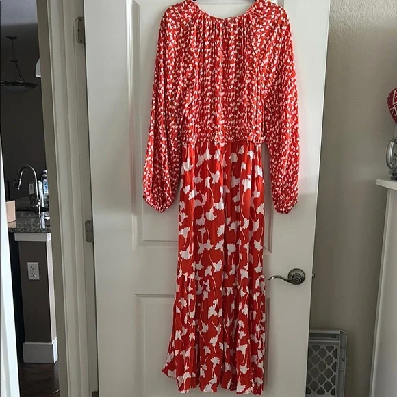 Women's Orange Patterned Dress - Picture 5 of 5